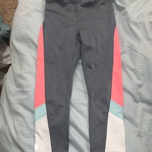 Athleta small crops gray